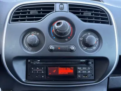 Renault 2021 - 14990 EUR, 90915 km - AUTO.MOTO.pt - 90915km - foto 13 de 17