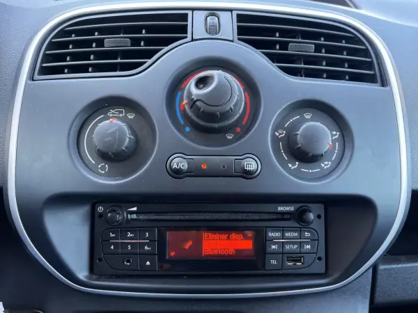 Renault 2021 - 14990 EUR, 90915 km - AUTO.MOTO.pt - 90915km - foto 13 de 17