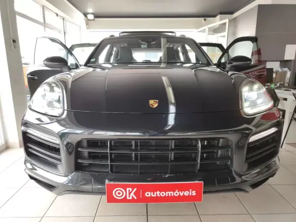 Porsche Cayenne 2020 - 74500 EUR, 67300 km - AUTO.MOTO.pt - 67300km - foto 23 de 40