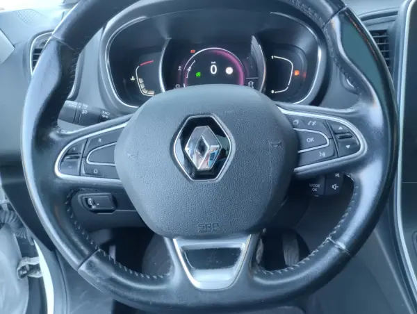 Renault Grand Scénic 2017 - 13750 EUR, 200000 km - AUTO.MOTO.pt - 200000km - foto 25 de 27