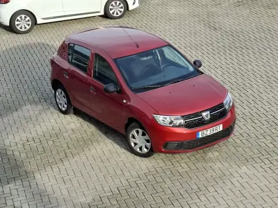 Dacia Sandero 2017 - 9150 EUR, 92800 km - AUTO.MOTO.pt - 92800km - foto 22 de 23