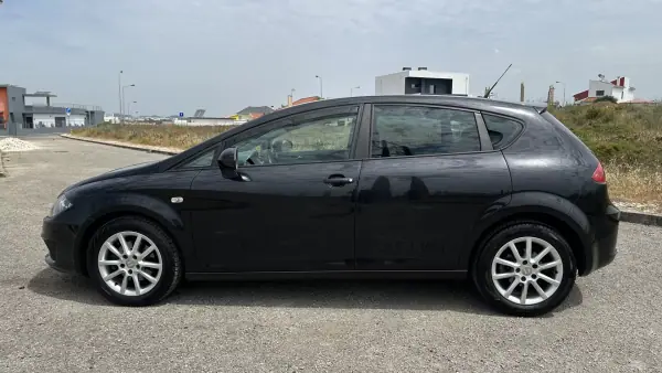 SEAT Leon 2009 - 6900 EUR, 250000 km - AUTO.MOTO.pt - 250000km - foto 4 de 30