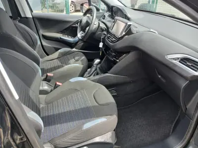Peugeot 208 2013 - 7450 EUR, 80448 km - AUTO.MOTO.pt - 80448km - foto 23 de 25