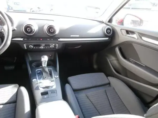 Audi A3 Sportback 2015 - 17500 EUR, 195633 km - AUTO.MOTO.pt - 195633km - foto 14 de 41
