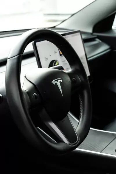 Tesla Model 3 2020 - 25990 EUR, 111680 km - AUTO.MOTO.pt - 111680km - foto 9 de 12