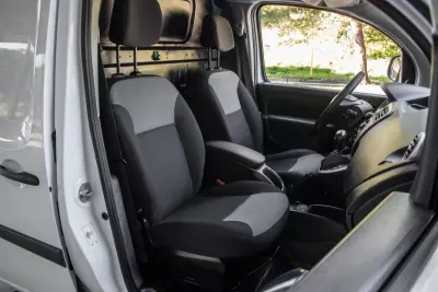 Renault Kangoo E-Tech Confort 2020 - 10750 EUR, 63577 km - AUTO.MOTO.pt - 63577km - foto 26 de 27