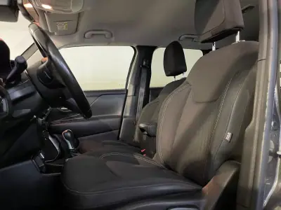 Jeep Renegade 2019 - 15950 EUR, 142000 km - AUTO.MOTO.pt - 142000km - foto 12 de 24