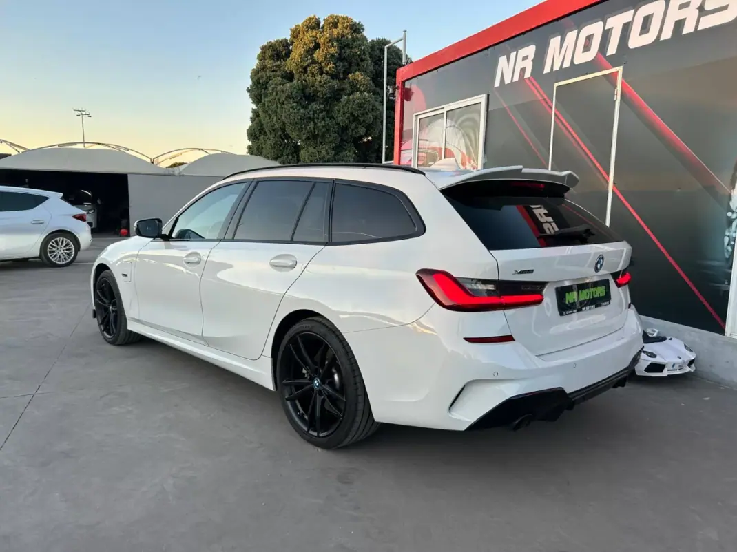 BMW 320 2021 - 30990 EUR, 136000 km - AUTO.MOTO.pt - 136000km - foto 4 de 18