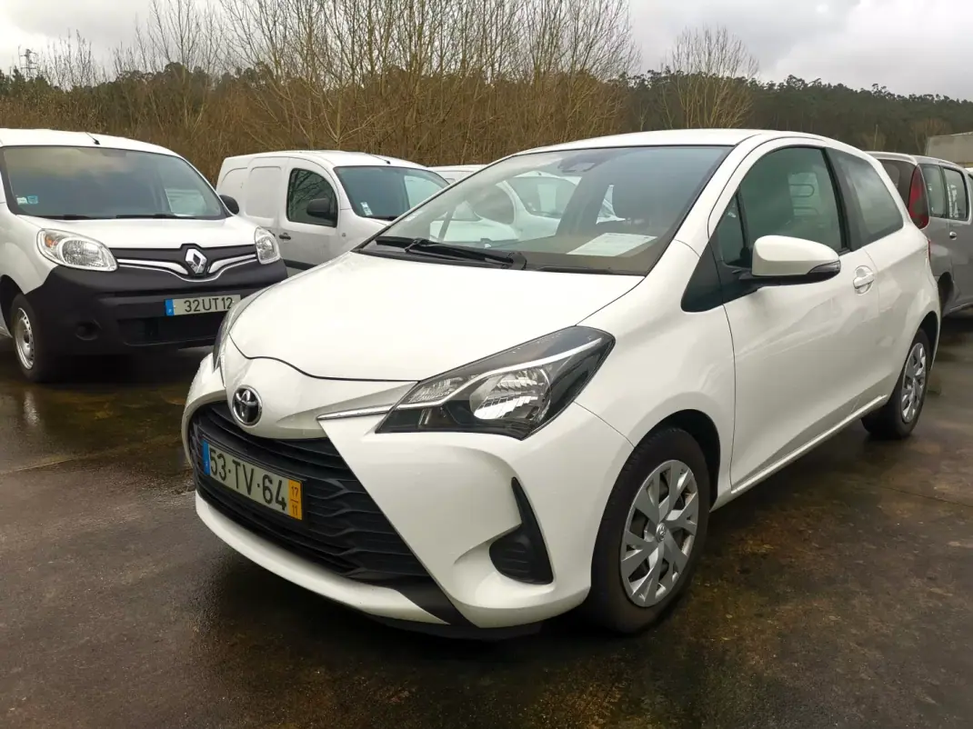 Toyota YARIS BIZZ (NLP 1.0 VVT-i 1.0) 2017 - 11000 EUR, 214000 km - AUTO.MOTO.pt - 214000km - foto 1 de 11