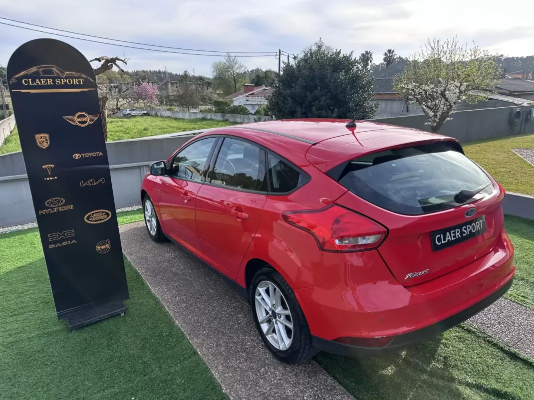 Ford Focus 2017 - 9900 EUR, 190000 km - AUTO.MOTO.pt - 190000km - foto 13 de 50
