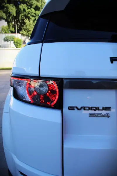 Land Rover Range Rover Evoque 2013 - 18990 EUR, 209500 km - AUTO.MOTO.pt - 209500km - foto 38 de 50
