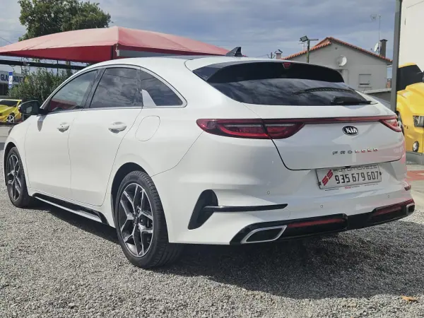Kia ProCeed 2020 - 17400 EUR, 119400 km - AUTO.MOTO.pt - 119400km - foto 5 de 69