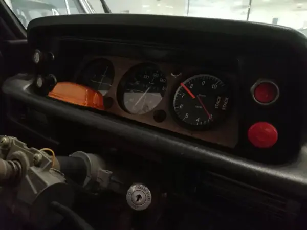 BMW 2002 1974 - 28000 EUR, 56296 km - AUTO.MOTO.pt - 56296km - foto 18 de 34