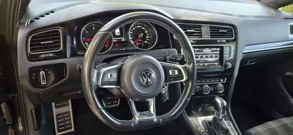 Volkswagen Golf 2014 - 16990 EUR, 117000 km - AUTO.MOTO.pt - 117000km - foto 12 de 18