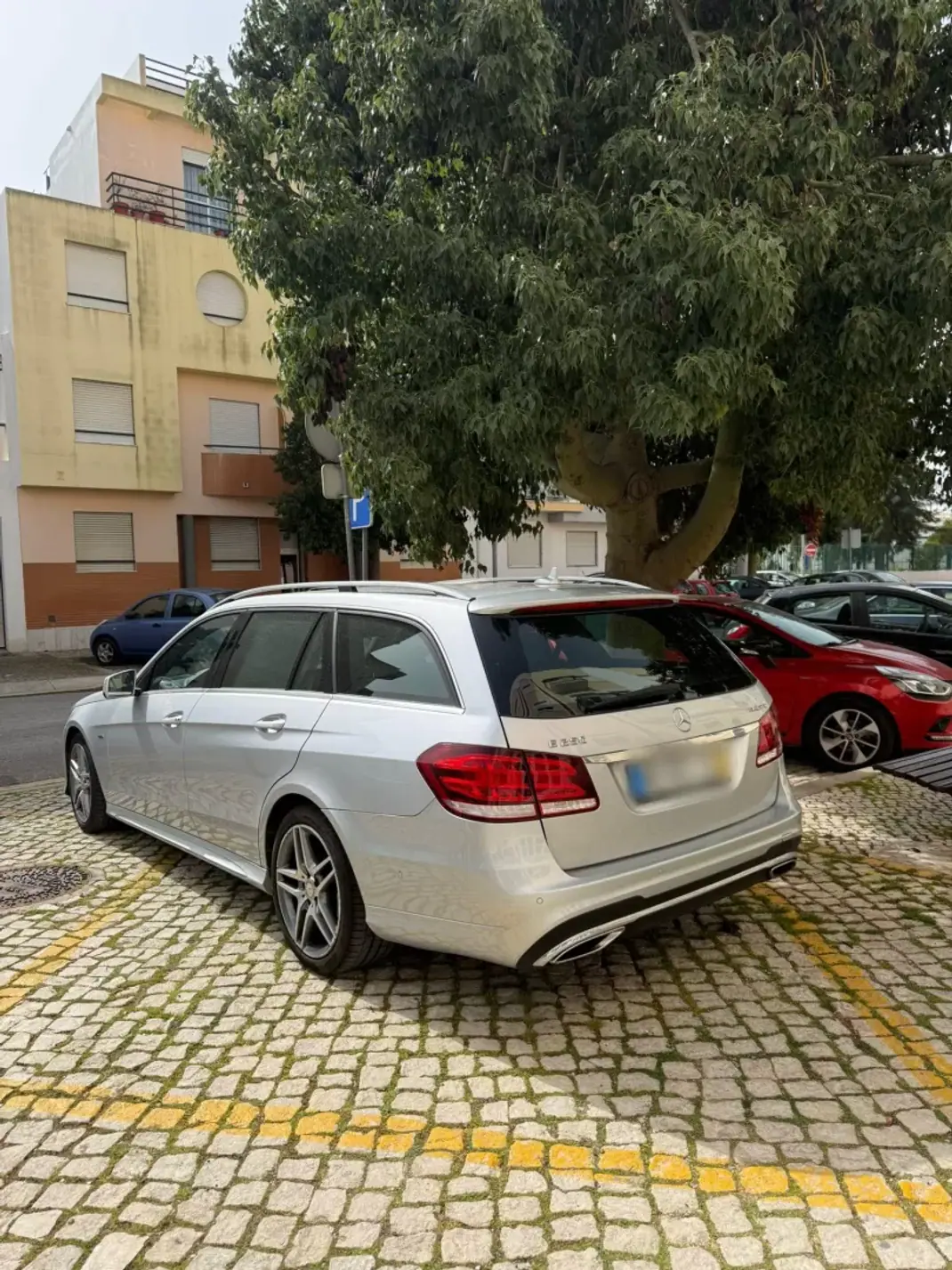 Mercedes-Benz E 250 2016 - 23000 EUR, 192000 km - AUTO.MOTO.pt - 192000km - foto 7 de 15