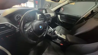 BMW 118 2018 - 22490 EUR, 92000 km - AUTO.MOTO.pt - 92000km - foto 19 de 28