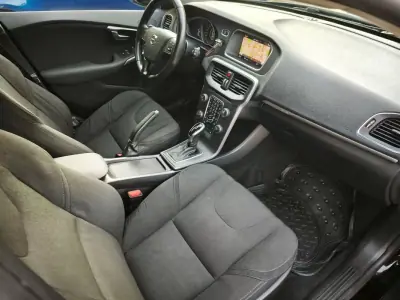 Volvo V40 Cross Country 2017 - 18500 EUR, 100000 km - AUTO.MOTO.pt - 100000km - foto 25 de 34