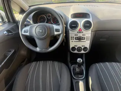 Opel Corsa 2010 - 5100 EUR, 183000 km - AUTO.MOTO.pt - 183000km - foto 16 de 23