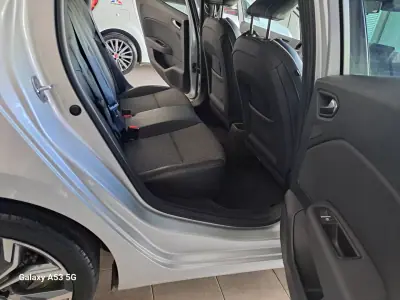 Renault Clio 2020 - 13990 EUR, 75586 km - AUTO.MOTO.pt - 75586km - foto 19 de 22
