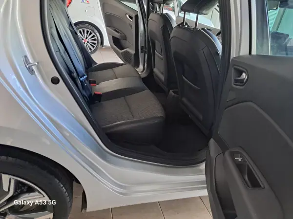 Renault Clio 2020 - 13990 EUR, 75586 km - AUTO.MOTO.pt - 75586km - foto 19 de 22