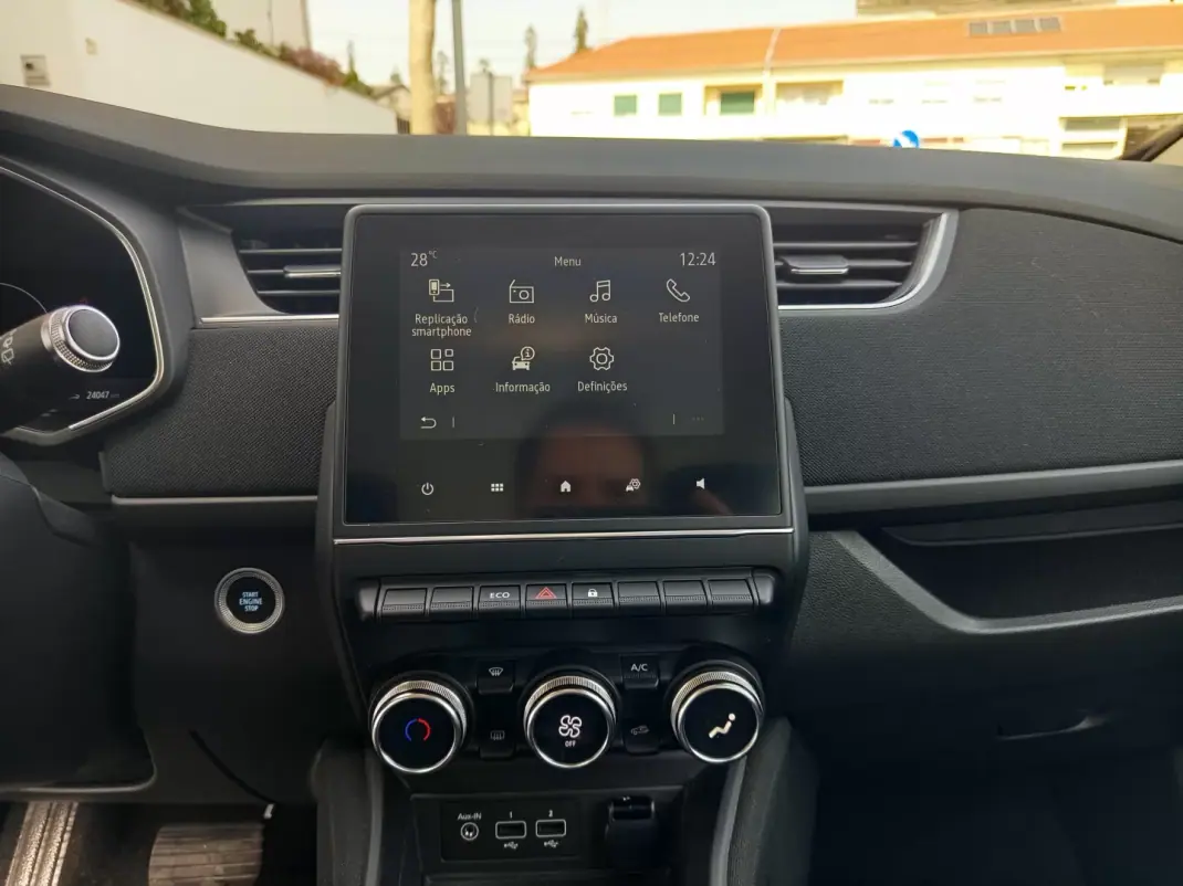 Renault Zoe 2020 - 13990 EUR, 24000 km - AUTO.MOTO.pt - 24000km - foto 17 de 17