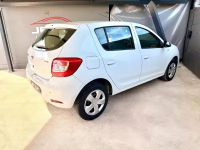 Dacia Sandero 2013 - 8490 EUR, 188792 km - AUTO.MOTO.pt - 188792km - foto 4 de 12