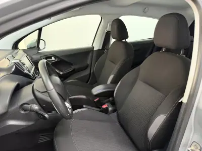 Peugeot 208 2015 - 8500 EUR, 152000 km - 152000km - foto 14 de 26