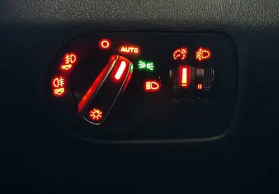 Audi A1 2011 - 9990 EUR, 218000 km - AUTO.MOTO.pt - 218000km - foto 23 de 34