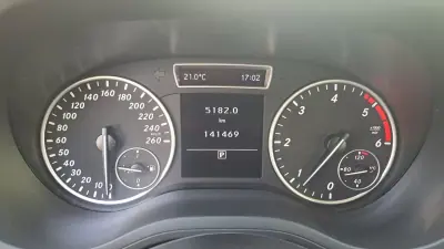 Mercedes-Benz B 180 2014 - 13890 EUR, 141469 km - AUTO.MOTO.pt - 141469km - foto 33 de 43