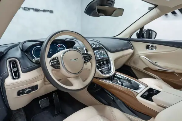 Aston Martin DBX 2020 - 149950 EUR, 55000 km - AUTO.MOTO.pt - 55000km - foto 17 de 53