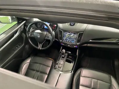 Maserati Levante 2016 - 44500 EUR, 232000 km - AUTO.MOTO.pt - 232000km - foto 18 de 55