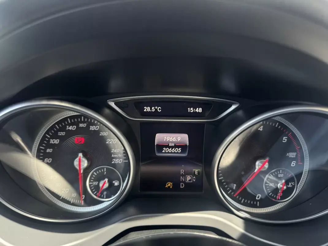 Mercedes-Benz CLA 180 2017 - 17500 EUR, 206000 km - 206000km - foto 51 de 51