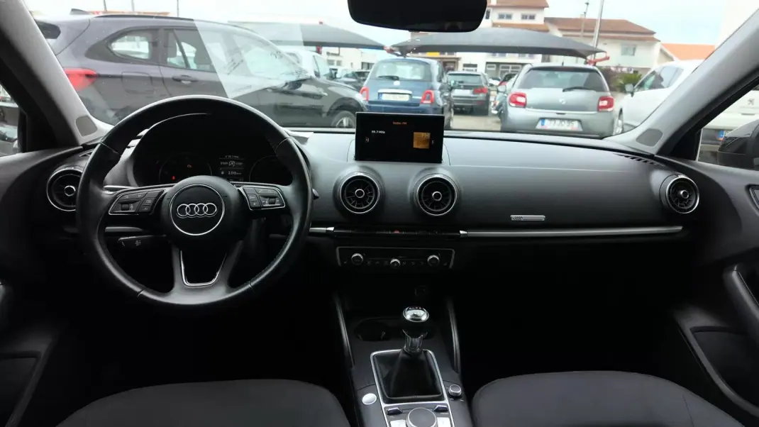 Audi A3 Limousine 2017 - 20500 EUR, 61500 km - AUTO.MOTO.pt - 61500km - foto 15 de 21