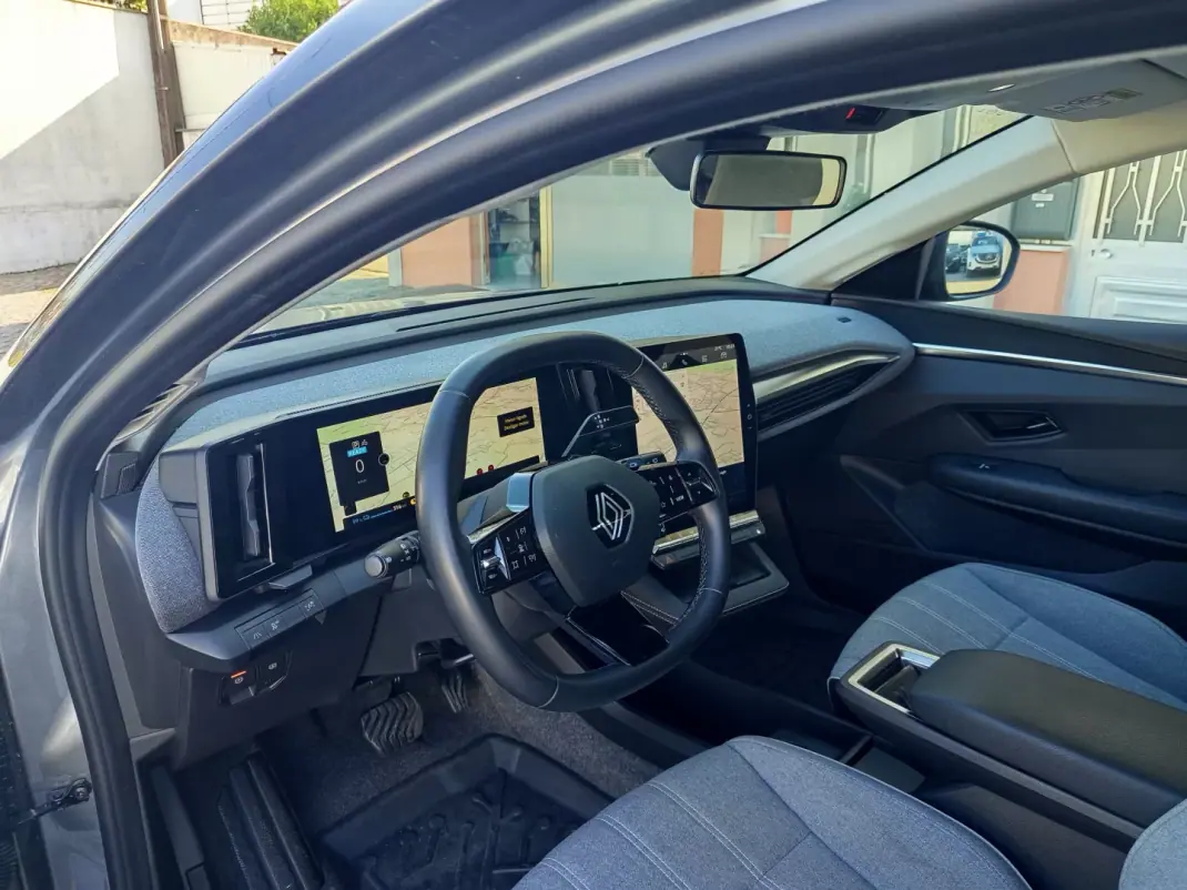 Renault Mégane E-Tech 2023 - 23490 EUR, 86000 km - 86000km - foto 12 de 20