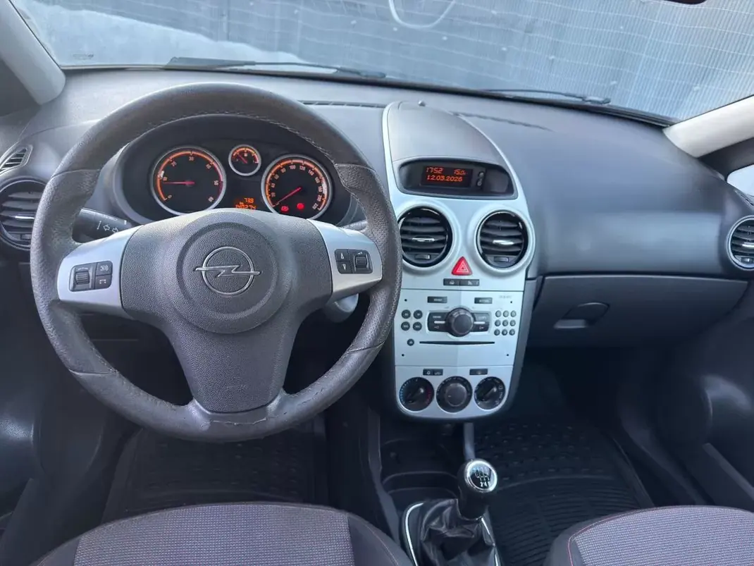 Opel 2007 - 4250 EUR, 139900 km - AUTO.MOTO.pt - 139900km - foto 7 de 17