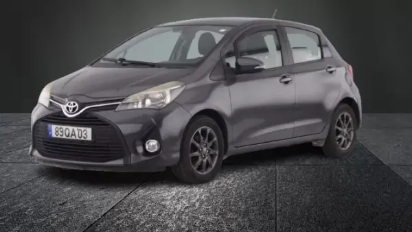 Toyota Yaris 2015 - 7950 EUR, 332062 km - AUTO.MOTO.pt - 332062km - foto 4 de 10
