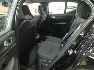 Volvo XC 40 2022 - 22499 EUR, 130121 km - AUTO.MOTO.pt - 130121km - foto 6 de 12