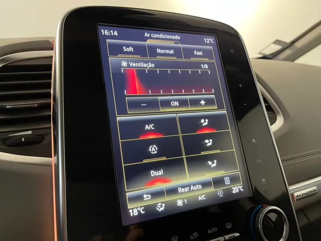 Renault Espace 2019 - 22500 EUR, 179000 km - AUTO.MOTO.pt - 179000km - foto 26 de 41
