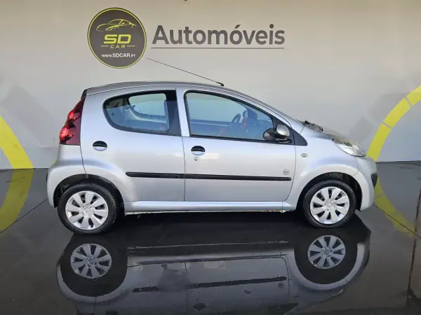 Peugeot 107 2012 - 4250 EUR, 163000 km - AUTO.MOTO.pt - 163000km - foto 3 de 9