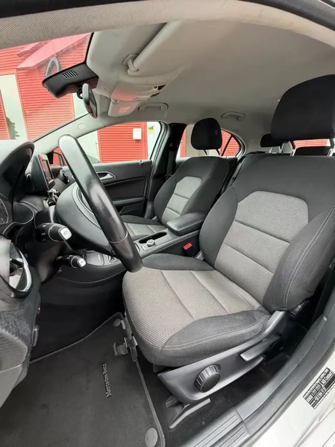 Mercedes-Benz A 160 2014 - 12900 EUR, 220000 km - AUTO.MOTO.pt - 220000km - foto 7 de 8