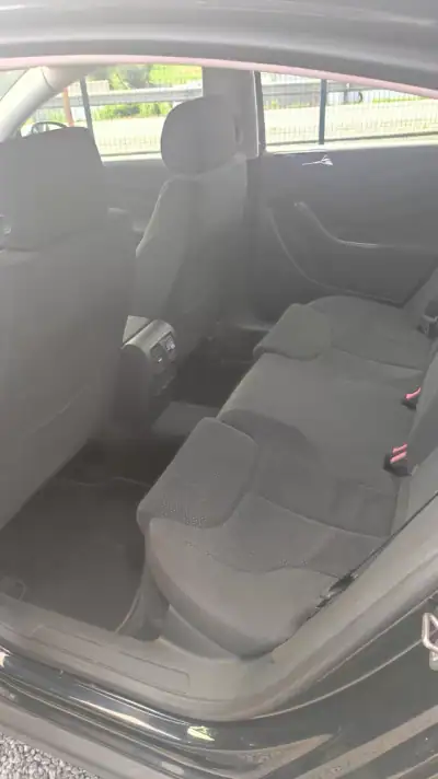 Volkswagen Passat 2006 - 5387 EUR, 457987 km - AUTO.MOTO.pt - 457987km - foto 9 de 11