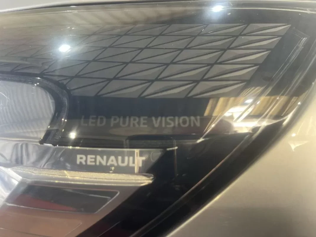 Renault Clio 2019 - 14480 EUR, 30000 km - AUTO.MOTO.pt - 30000km - foto 28 de 50