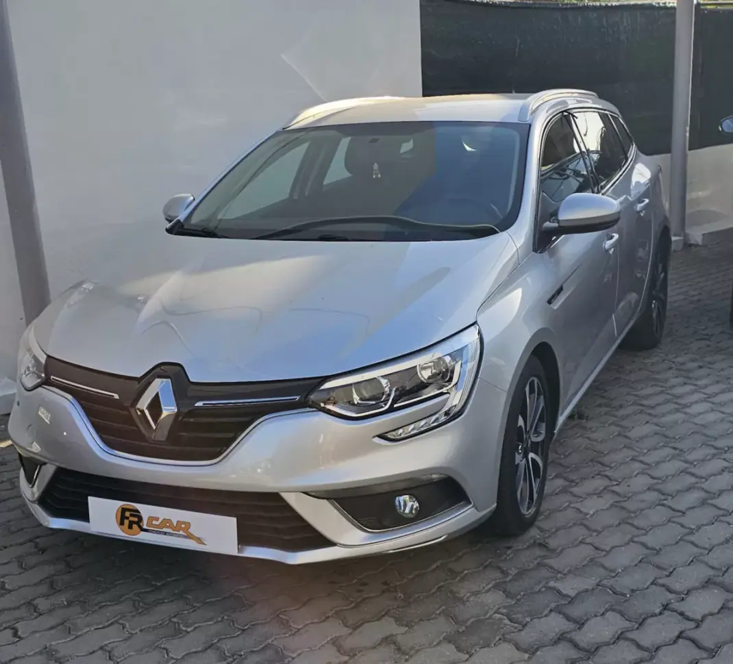 Renault Mégane 2017 - 14900 EUR, 94242 km - AUTO.MOTO.pt - 94242km - foto 1 de 13
