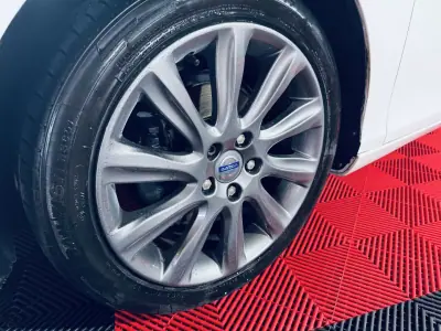 Volvo V40 2013 - 9990 EUR, 258002 km - AUTO.MOTO.pt - 258002km - foto 13 de 31