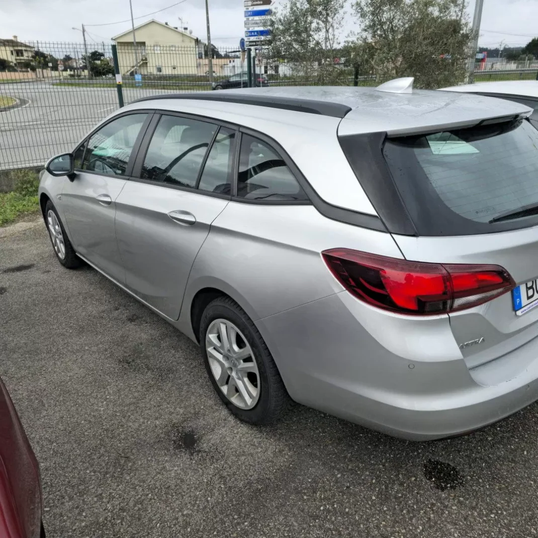 Opel Astra Sports Tourer 2022 - 11850 EUR, 149283 km - AUTO.MOTO.pt - 149283km - foto 3 de 5
