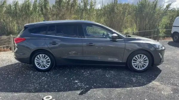 Ford Focus SW 2020 - 13800 EUR, 134000 km - AUTO.MOTO.pt - 134000km - foto 4 de 26