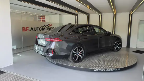 BMW i5 2024 - 52900 EUR, 41826 km - AUTO.MOTO.pt - 41826km - foto 4 de 55