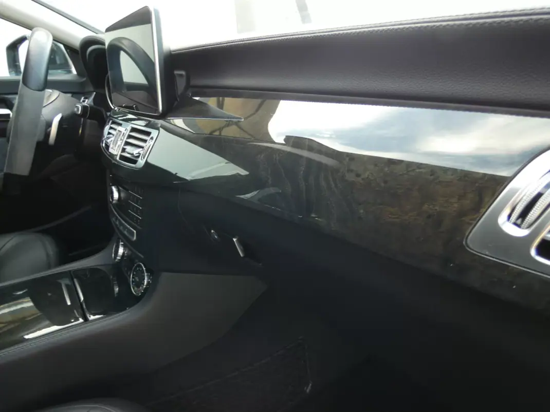 Mercedes-Benz CLS 250 2015 - 22500 EUR, 278000 km - AUTO.MOTO.pt - 278000km - foto 25 de 42