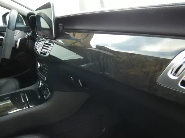 Mercedes-Benz CLS 250 2015 - 22500 EUR, 278000 km - AUTO.MOTO.pt - 278000km - foto 25 de 42