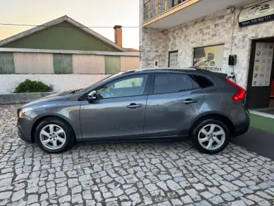Volvo V40 Cross Country 2013 - 13500 EUR, 164000 km - AUTO.MOTO.pt - 164000km - foto 4 de 38
